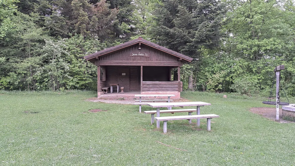 Auch ein guter Startpunkt, um auf den Eichbergstutz zu kommen: die Jeiss-Hütte.