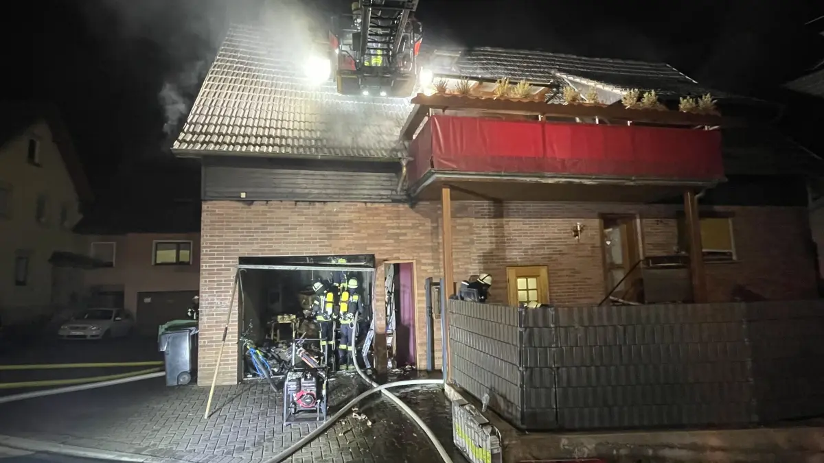 In der Garage des Wohnhauses entstand der Brand.