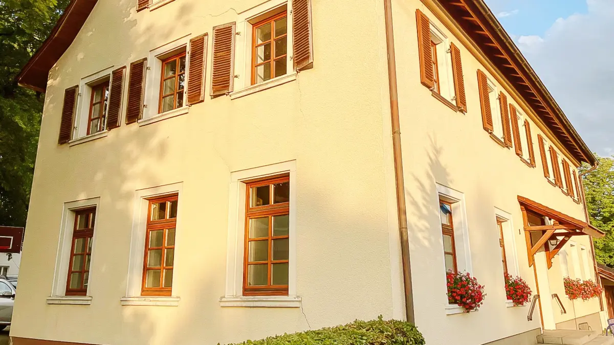 In der früheren Unterbaldinger Dorfschule (Bild) befindet sich parterre der örtliche Jugendraum. Dieser besteht nun schon 30 Jahre.