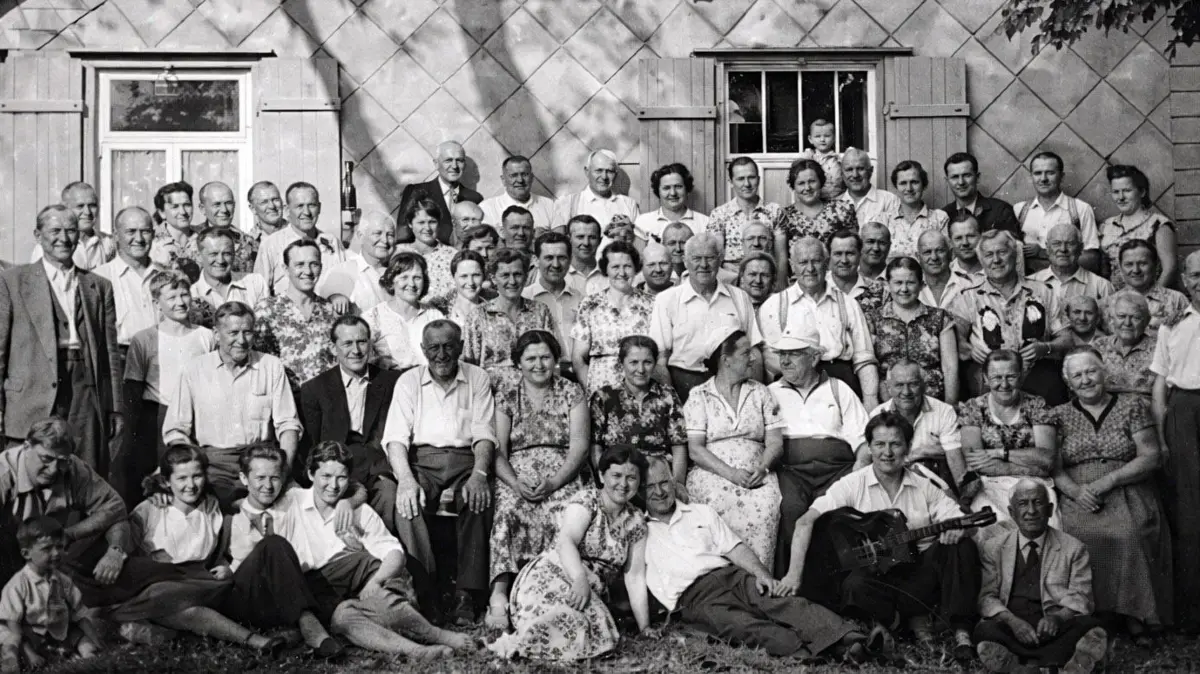 Das Schwenninger Hasenhaus gibt es seit 1930. In der Vereinsgaststätte wurde schon immer die Kameradschaft gepflegt, wie das historische Foto dokumentiert.