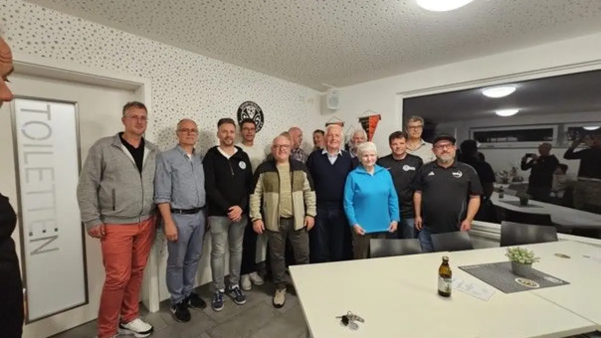 Vordere Reihe von links :Jens Grohs, Markus Öhler , Jochen Schlachter , Domenico Aiello, Heinz Ott, Ruth Fehrenbacher, Ralf Rapp, Markus Aberle WFV Hintere Reihe von links :Matthias Kaupp, Heiko Kustermann, Peter Bannasch, Jörg Exner, Bernhard Hettich, Andreas Grupp
