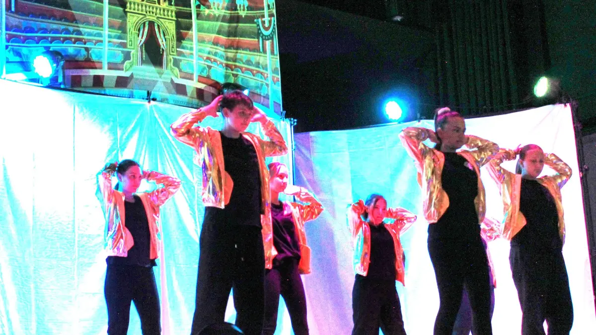 Die Tänzer begeisterten das Publikum mit einer abwechslungsreichen Show, kreativen Choreografien und viel Leidenschaft.