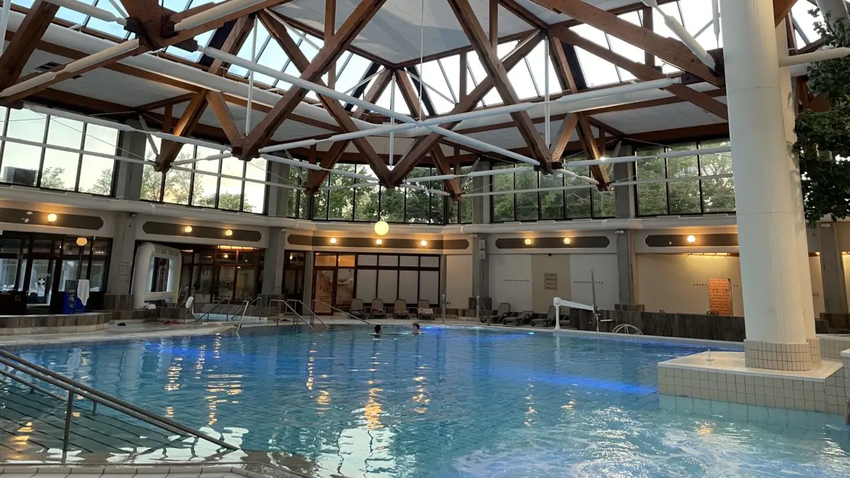 Die Bad Bellinger Therme ist in die Jahre gekommen - entsprechend hoch ist der Sanierungs- und Modernisierungsdruck.