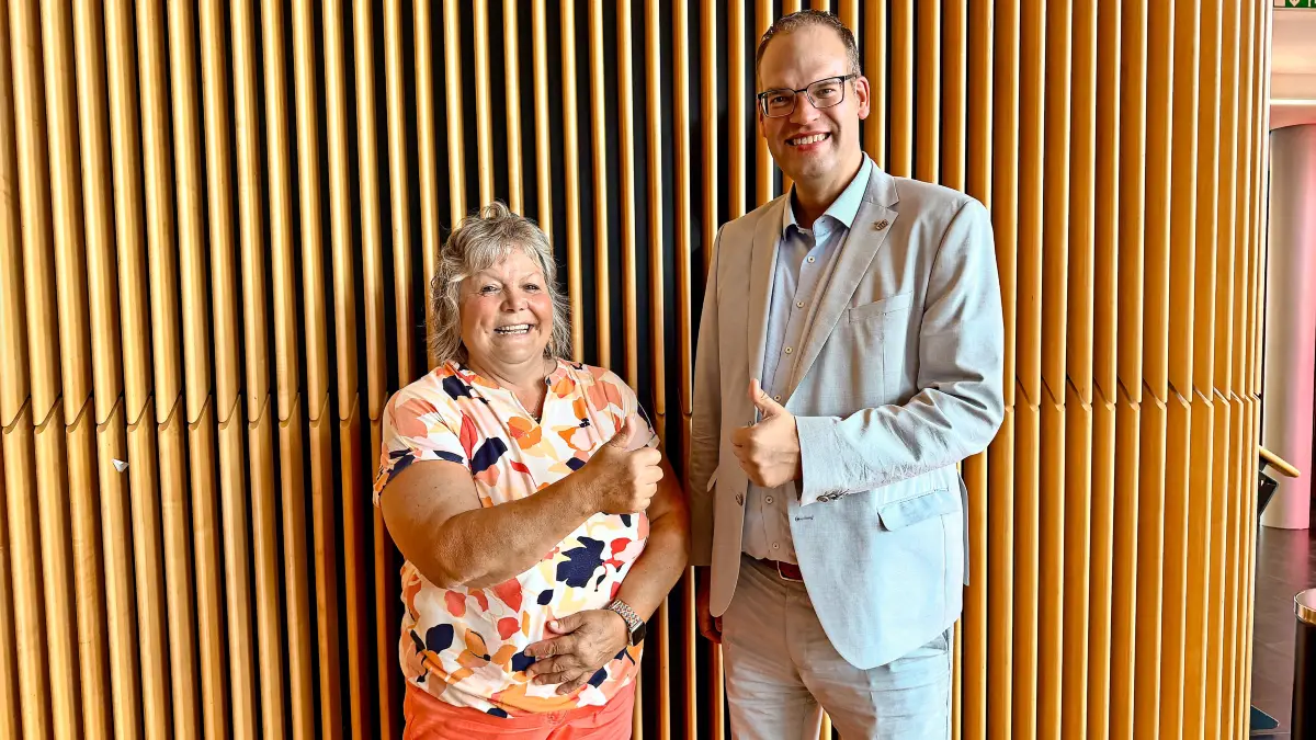 Die Landtagsabgeordneten Martina Braun (Grüne) und Andreas Braun (CDU) informieren über den Schülerwettbewerb des Landtags 2026.
