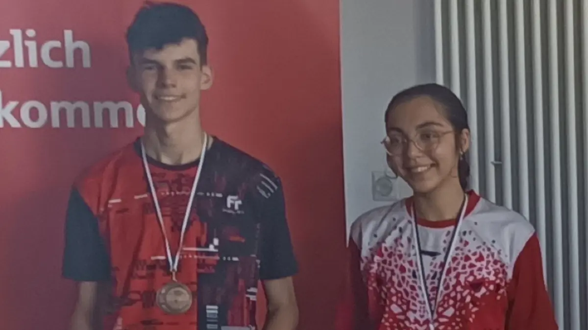 Simon Förster und Maeva Gendronneau standen bei den Südbadischen Badminton-Bezirksmeisterschaften auf dem Podest.