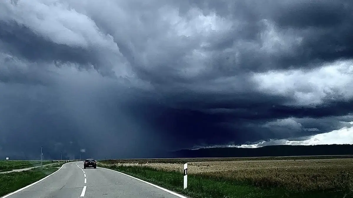 Die Unwetterfront von Trossingen/Schura aus betrachtet.