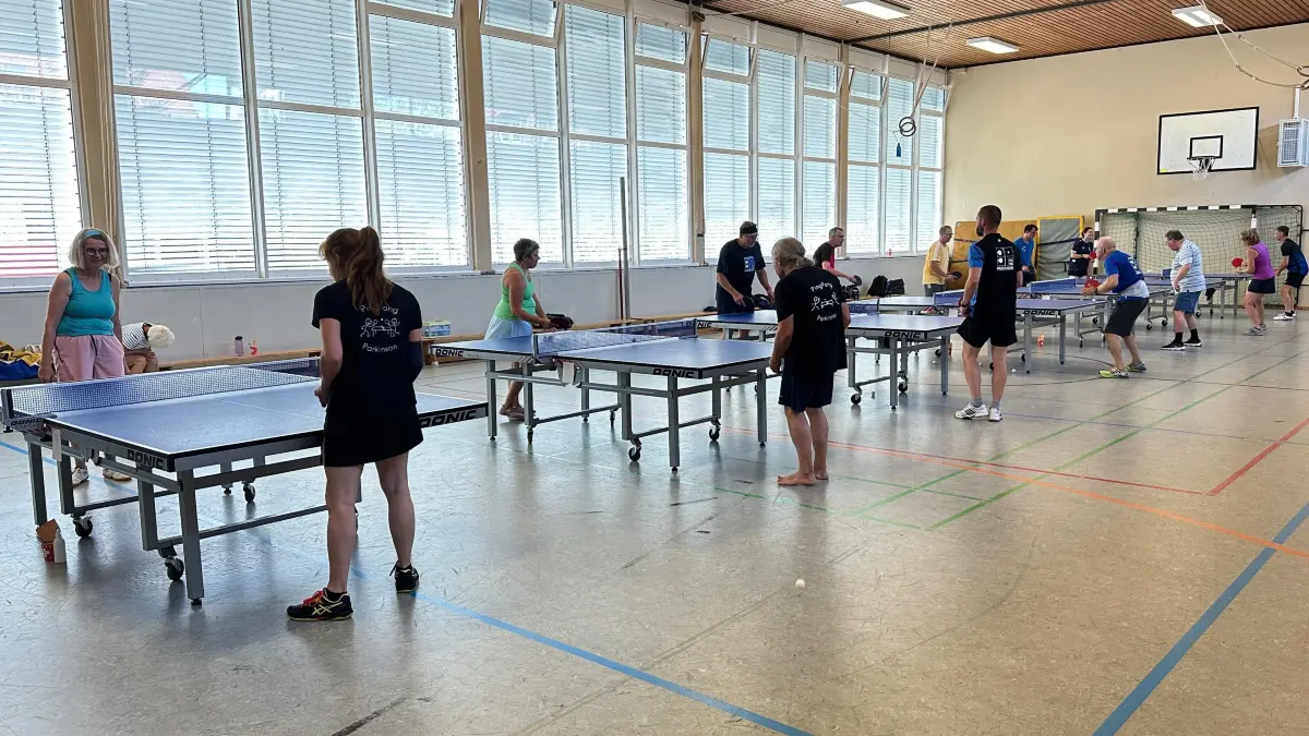 Erstaunliche Leistungen zeigten die Sportler an den Tischtennisplatten.