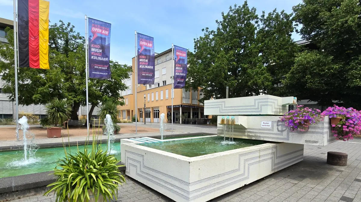 In Betrieb bleiben die Brunnen, die das Wasser aus Quellen beziehen oder umwälzen. Letzteres ist beispielsweise beim Brunnen auf dem Rathausplatz der Fall.