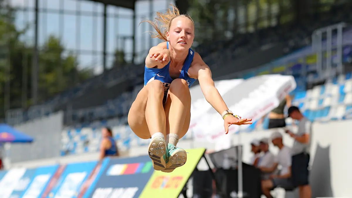Maja Lindenmaier überragt in Bochum-Wattenscheid mit 6,03 Meterrn.