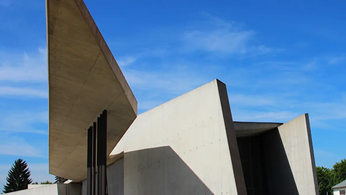 Der Vitra-Architekturpark mit seinen preisgekrönten Bauten wie das Feuerwehrhaus von Zaha Hadid ist ein Aushängeschild für Weil am Rhein und ein ausgezeichneter Werbeträger.