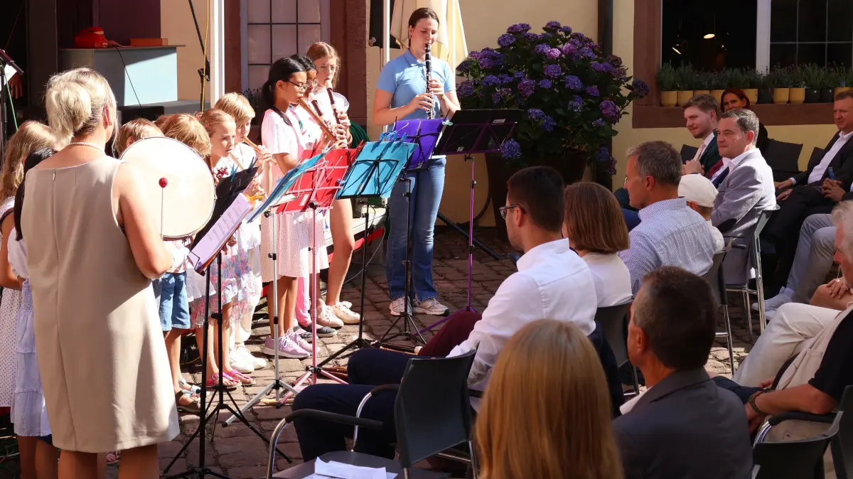 Die Eröffnung im Schloss Neuenbürg wurde von der Musikschule Neuenbürg musikalisch umrahmt.
