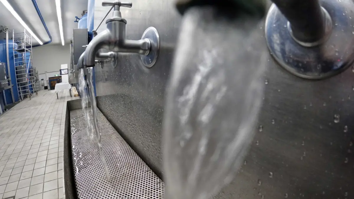70 bis 75 Prozent dieses Trinkwassers stammt in Baden-Württemberg aus Grund- und Quellwasser.