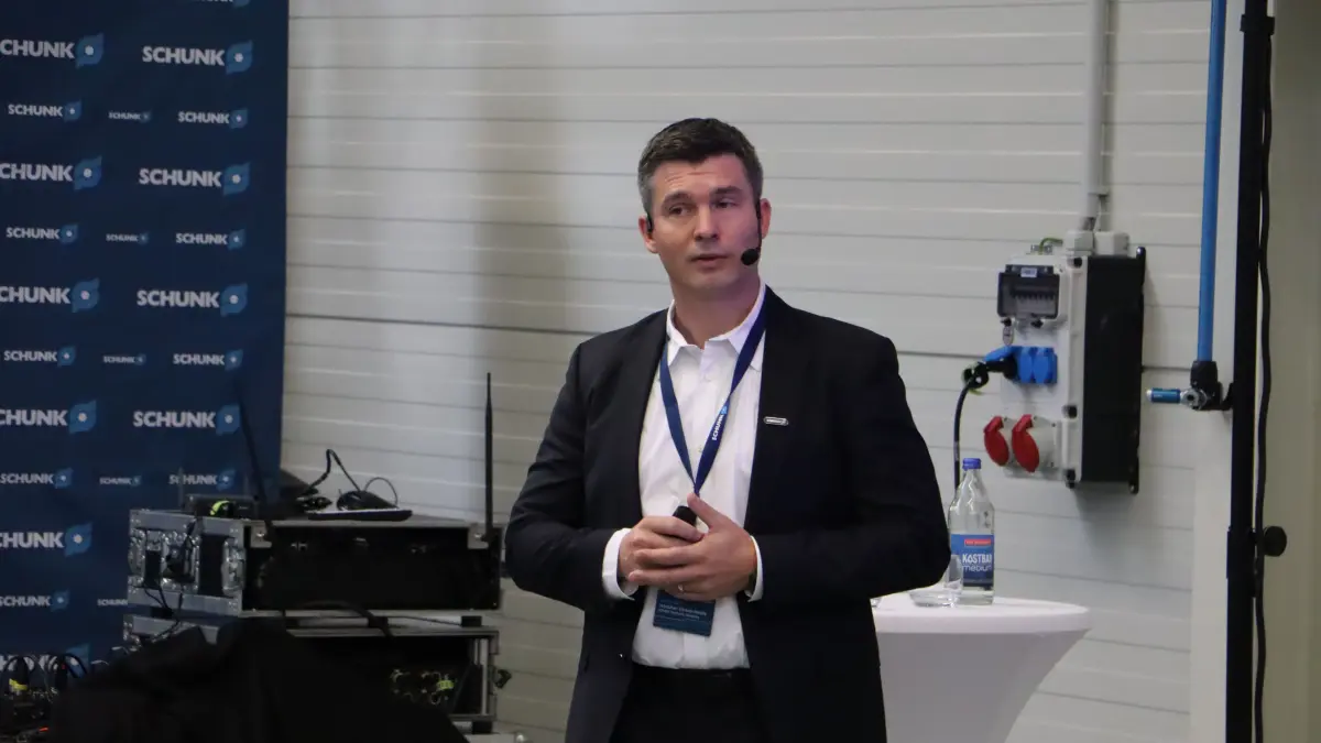 Sebastian Siemes-Haidle berichtet über „sein“ Unternehmen, die Schunk Electronic Solutions.