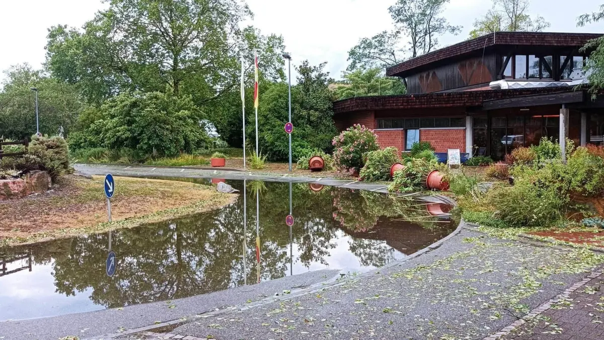 Der Bad Bellinger Kurpark ist nach einem Sturm gesperrt.