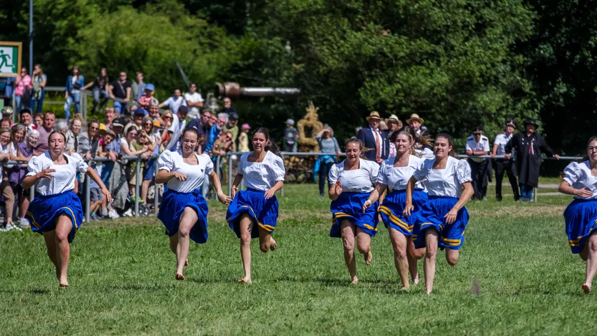 Bunt ging es beim traditionellen Schäferlauf in Wildberg.