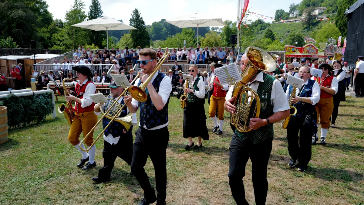 Bunt ging es beim traditionellen Schäferlauf in Wildberg.
