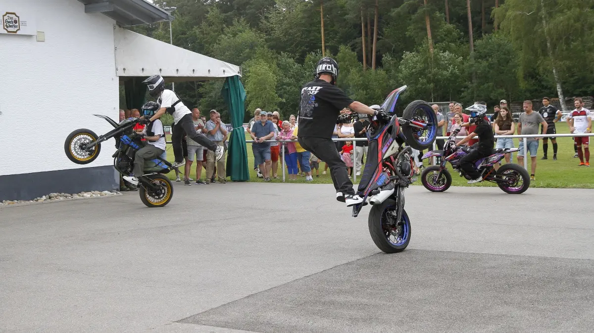 Manuel Lux & Friends zeigten eine erstklassige Motorradshow mit viel Action.
