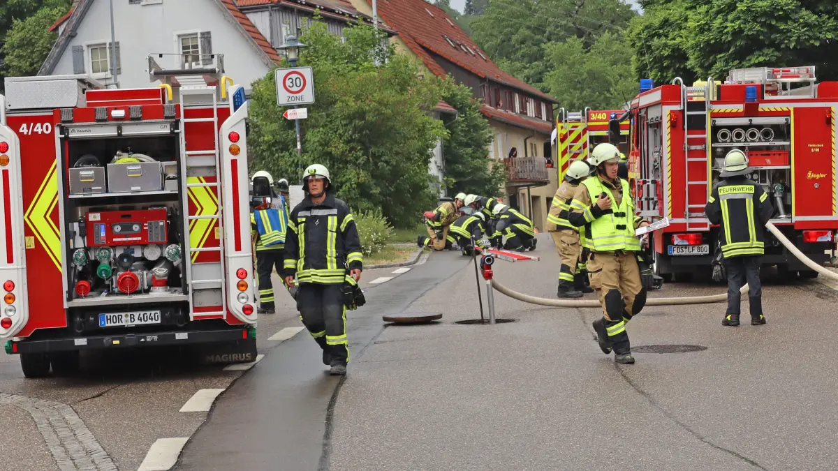 Bei der Schauübung waren sieben Wehren mit 48 Einsatzkräften im Einsatz.