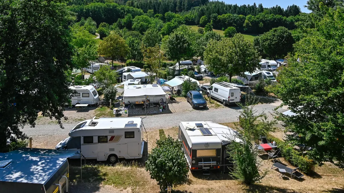 Blick auf den Campingplatz "Schwarzwälder Hof" in Seelbach. Die Kurtaxe, die Urlauber in der Gemeinde zahlen müssen, soll steigen.