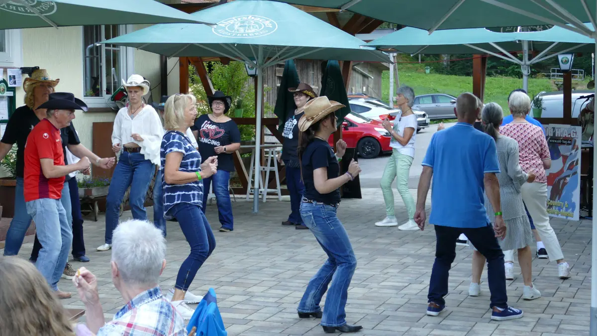 Altensteig: Lindedance-Party