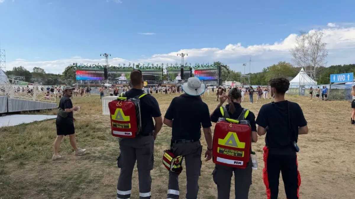 Das Deutsche Rote Kreuz, die Malteser und die DLRG waren mit zahlreichen Ehrenamtlichen beim Festival Sea You in Freiburg vor Ort.
