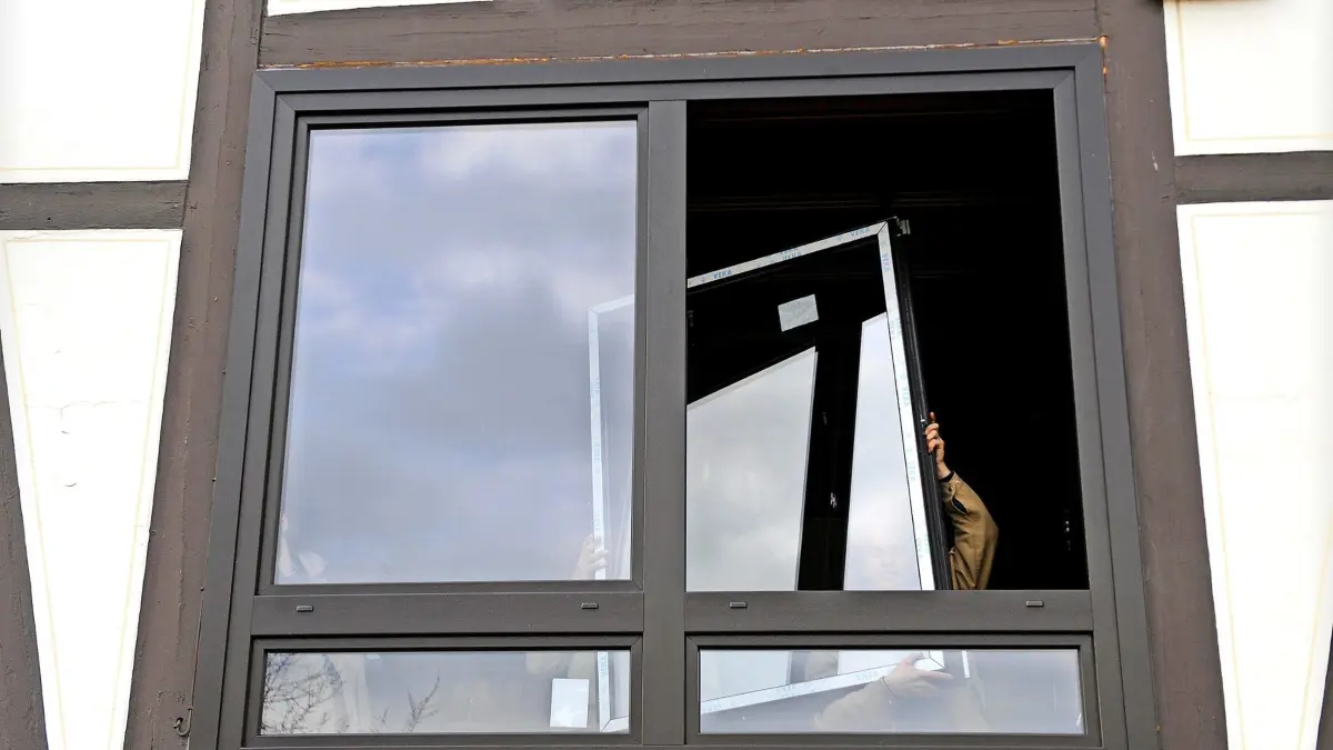 Ausgetauschte Fensterrahmen lassen sich relativ leicht recyceln oder entsorgen. Man muss nur wissen, wo.