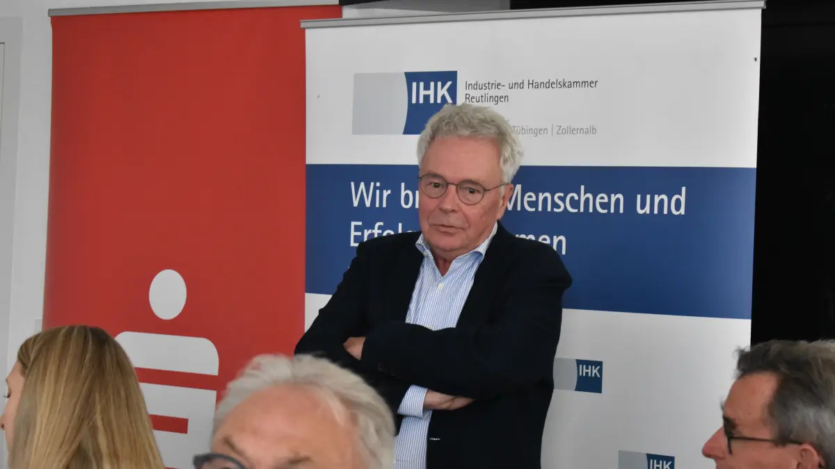 Dr. Franz Xaver Bumiller hat efix tricot die letzten Jahrzehnte erfolgreich geleitet und blickt mit Stolz auf die nächste Generation.