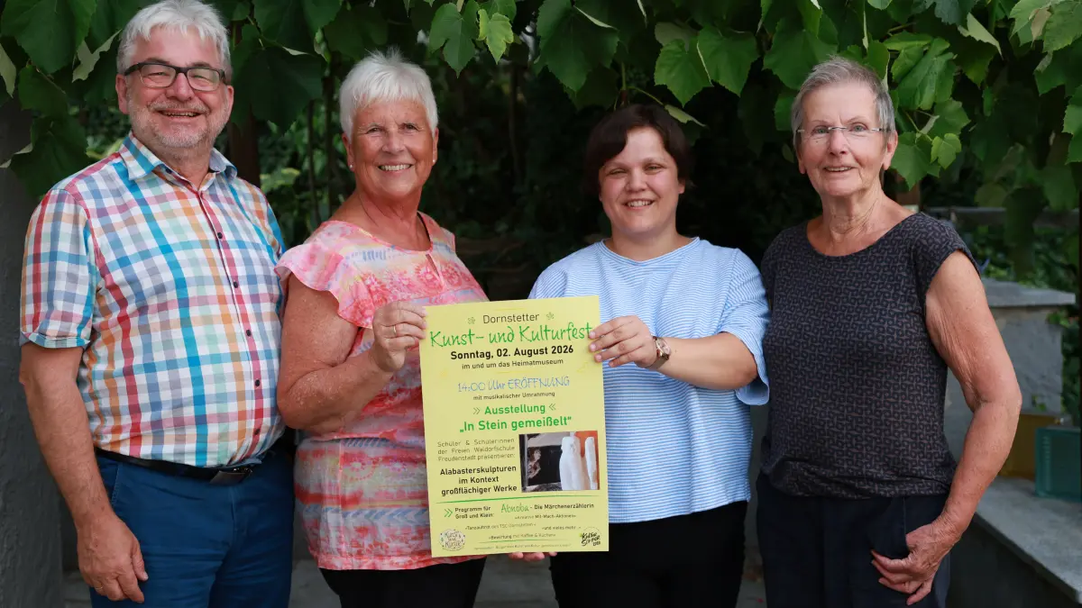 Sie freuen sich schon auf das Fest (von links): Klaus und Sonja Dezember, Theresa Saile und Christa Grimm vom Bürgerteam „Kunst und Kultur – gemeinsam kreativ“.