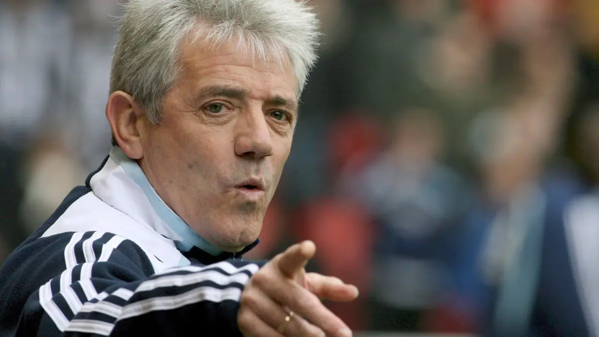 Kevin Keegan: ARCHIV - 07.03.2008, Großbritannien, Liverpool: Newcastles Trainer Kevin Keegan gestikuliert am im Premier League Spiel FC Liverpool - Newcastle United in Liverpool. Der frühere HSV-Profi und ehemalige englische Nationaltrainer Kevin Keegan hat Krebs im fortgeschrittenen Stadium. (zu dpa: «Englische Fußball-Legende Kevin Keegan ist gestorben») Foto: epa Lindsey Parnaby/dpa +++ dpa-Bildfunk +++