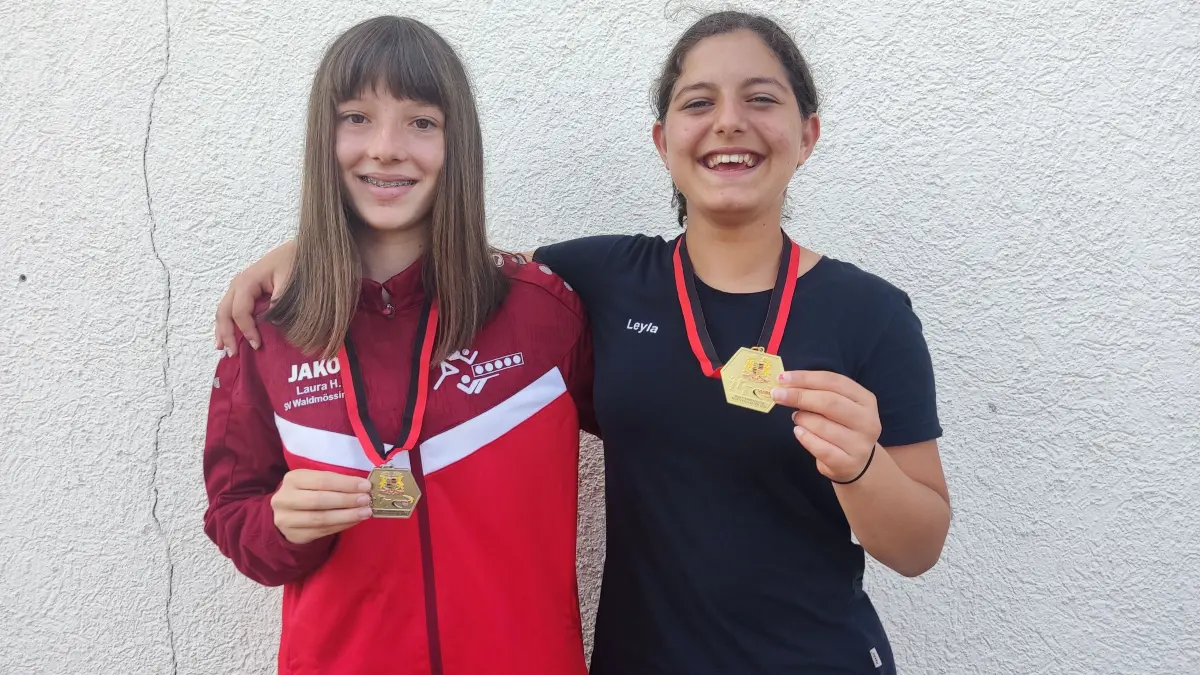 Die Sommerbiathletinnen Laura Hellstern und Leyla Ünlü überzeugte bei den Landesmeisterschaften.
