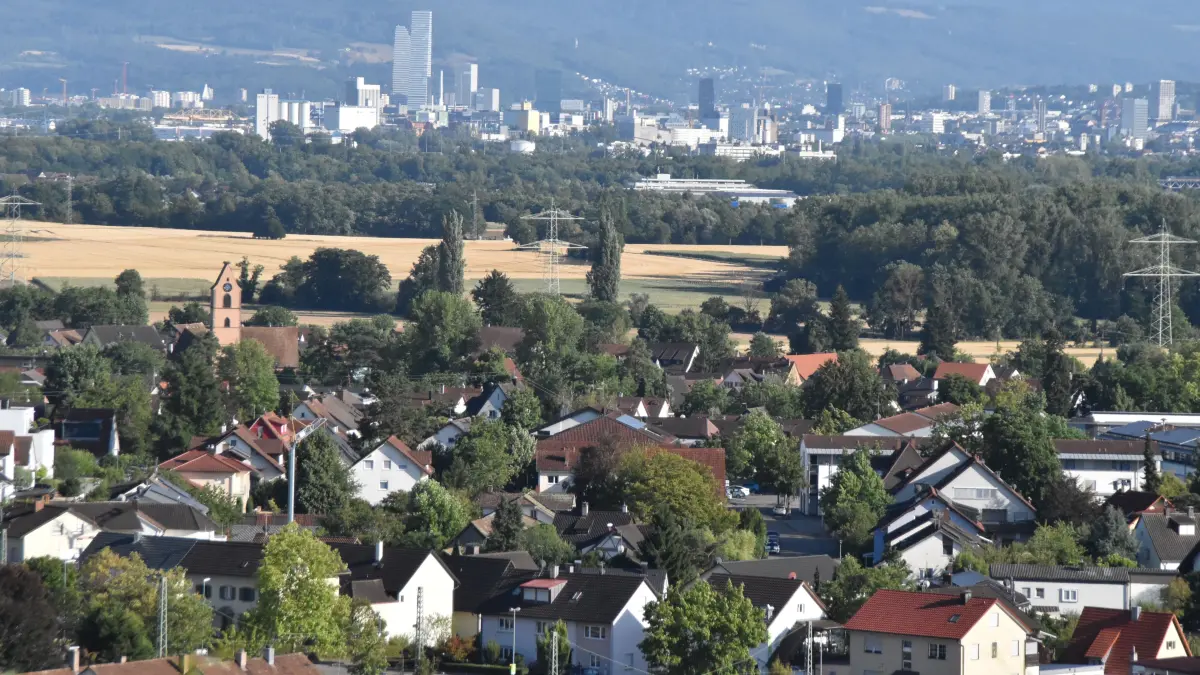 Aus der Ferne könnte man fast glauben, dass die Welt in Efringen-Kirchen in Ordnung ist. Doch unterschwellig brodelt es, wie sich bei der Bürgerversammlung in der Mehrzweckhalle zeigte.