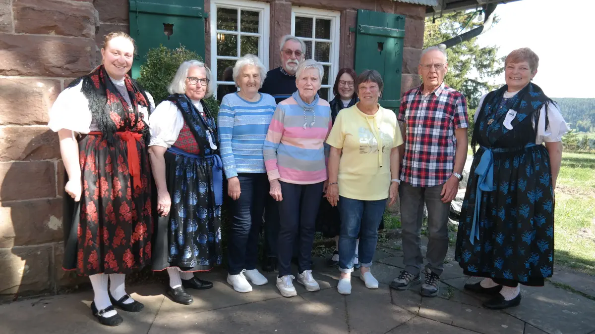 v.l.n.r. Sarah Eckert, Felicitas Klaussner, Erika Herzog, Gerhard Bantle, Traude Srdinko, Daniela Gänsler, Luitgard Moosmann, Albert Roming, Angelika Weisser