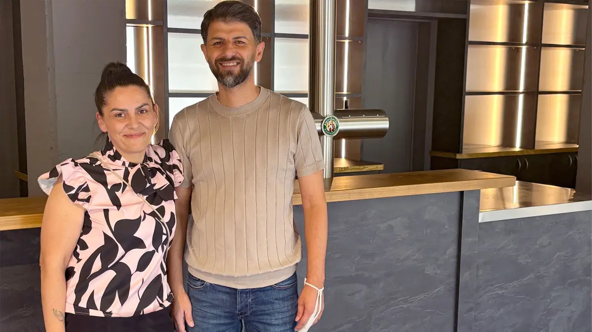 Fast ein Jahr lang standen die Räume leer. Nun zieht mit Jivka und Muhammad Muhammad neues Leben in die Kultadresse im Majolika Firmenpark ein.