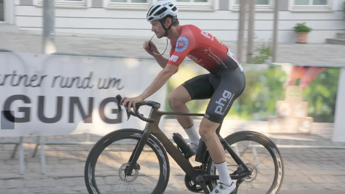 Joscha Slongo sicherte sich mit einem starken Schlussspurt noch Rang zwei im Kriterium der Elite und Amateure.