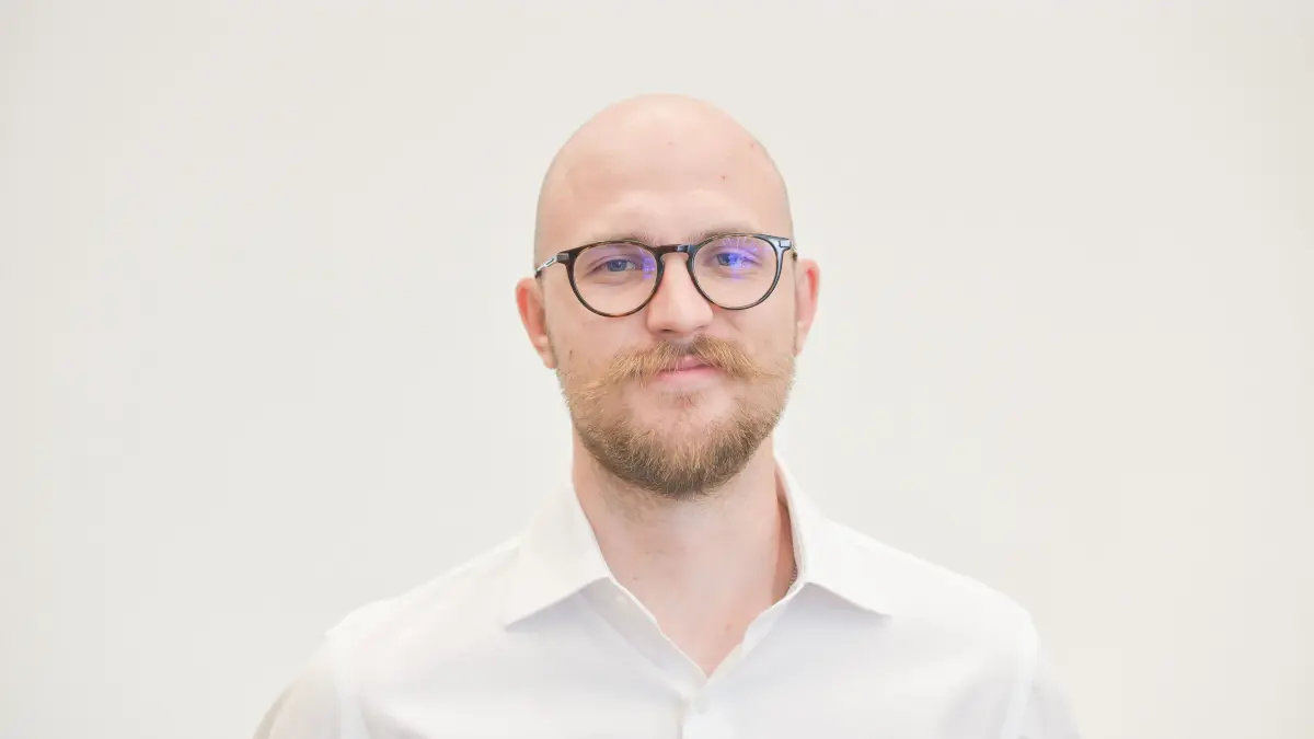 Umfrage, Wohin lenkt Ola Källenius Mercedes? : Stuttgart, Sparkassenakademie Stuttgart
Wege aus der Autokrise – Wohin lenkt Ola Källenius Mercedes?
„Treffpunkt Foyer“ und „StZ im Gespräch“
Umfrage: Im Bild: Marcel Stawicki