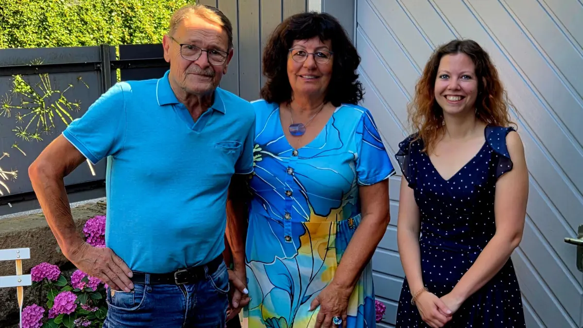 Das Jubelpaar Ludwig und Anneliese Oriot mit Bürgermeisterin Vanessa Schmidt (von links)