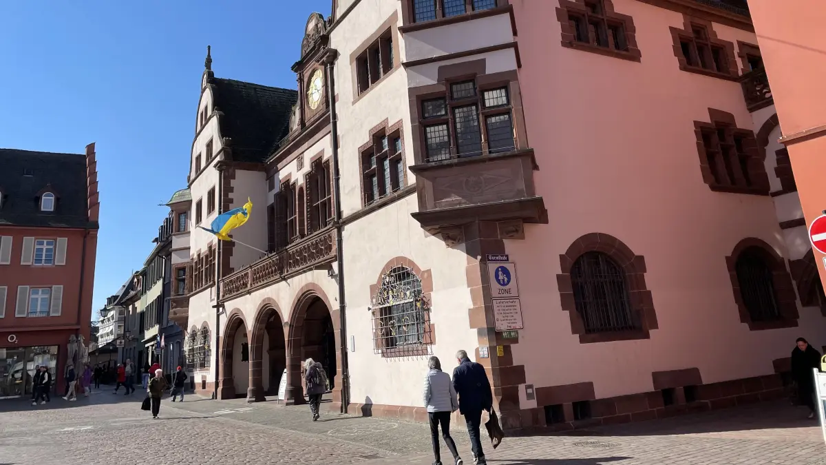 Die Stadt Freiburg muss im laufenden Jahr Eisparungen vornehmen.