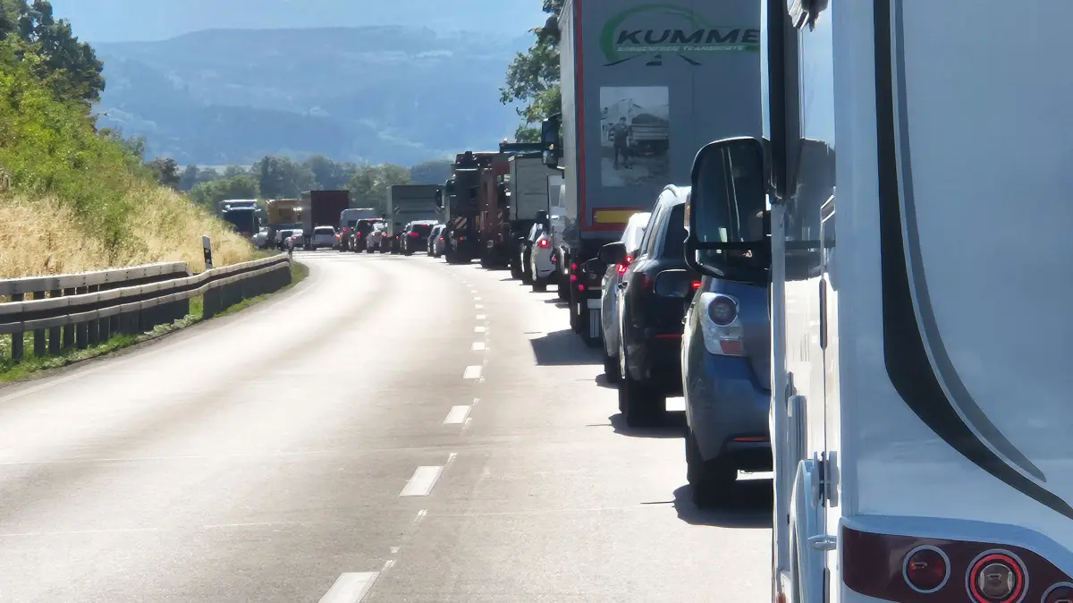 Stau auf der B462.