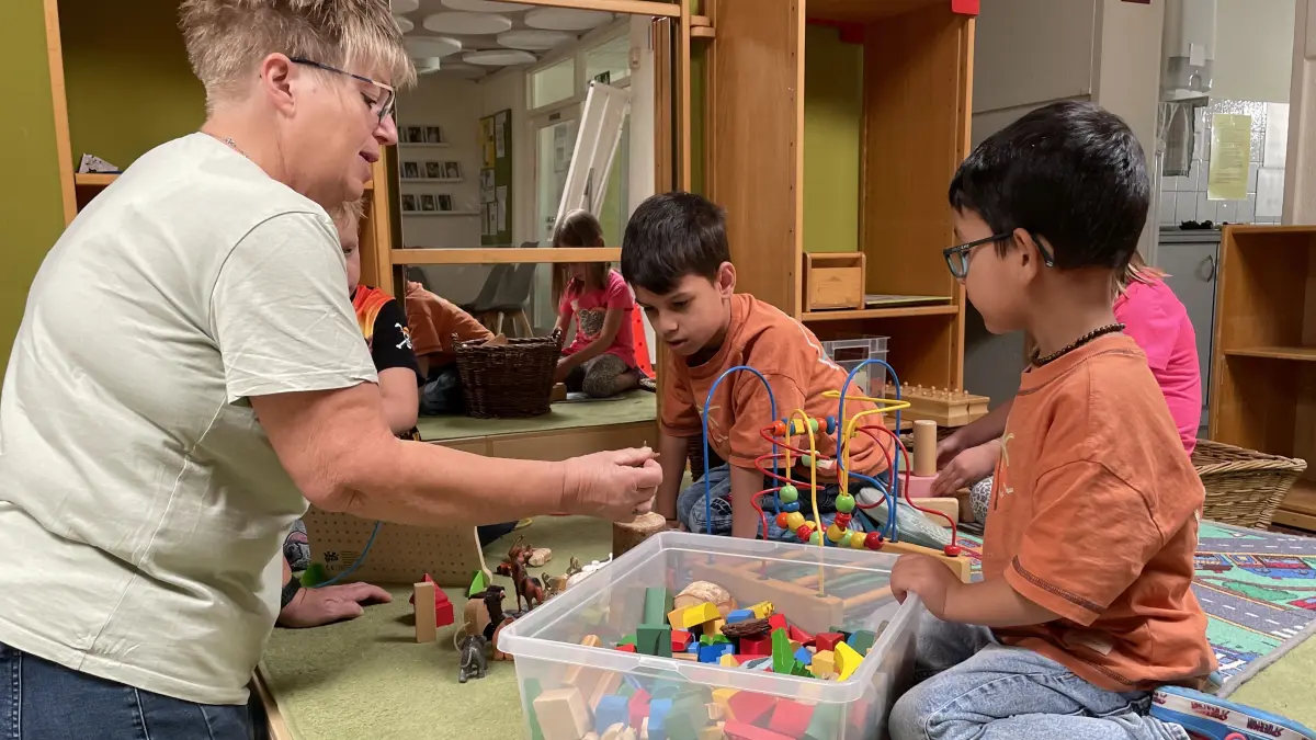 Im Kinder- und Familienzentrum Weidenbächle in St. Georgen werden Kinder – wie in den weiteren neun Einrichtungen der Bergstadt – kompetent betreut, hier durch Marion Brucker. Das hat seinen Preis – und eben der soll ab dem kommenden Kindergartenjahr steigen.