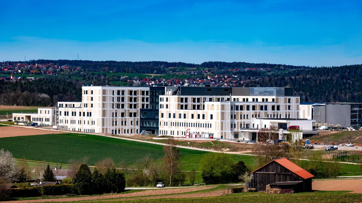Die finanzielle Lage des Klinikverbunds, zu dem unter anderem das Calwer Krankenhaus gehört (Bild), bleibt angespannt.