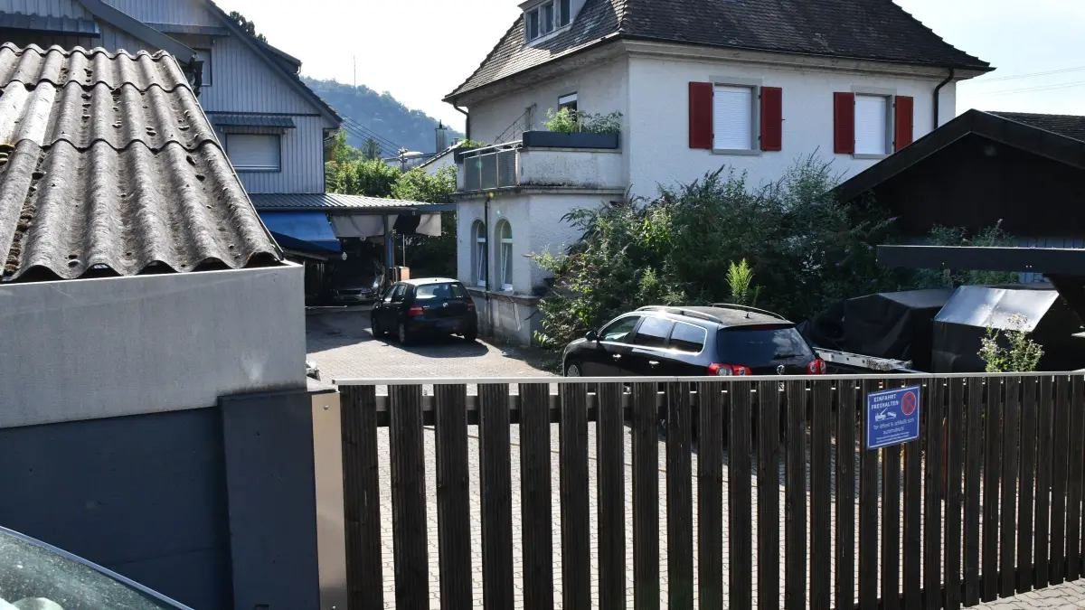 Der Handwerksbetrieb (Autoservice und Teileverkauf) am Grenzacher Burgackerweg