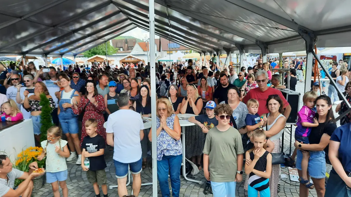 Das Spulenfest ist ein großes Stadtfest zu Ehren der Burladinger Textilindustrie.