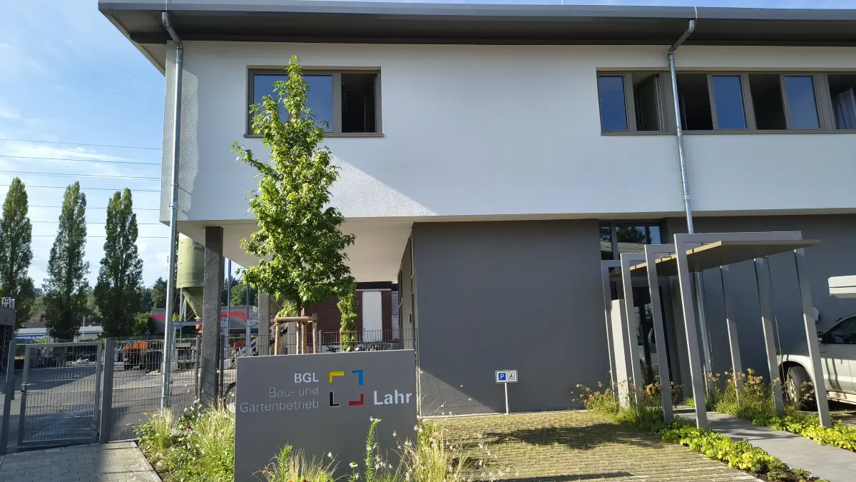 Der Bau- und Gartenbetrieb Lahr (BGL) lädt am Samstag, 25. Juli, von 9 bis 15 Uhr zum Tag der offenen Tür in seine neuen Räumlichkeiten in der Gutleutstraße 23 ein.