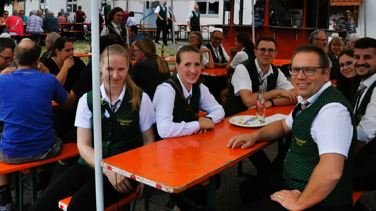 Das Sommerfest besitzt viele Anhänger: Hier die Gastmusiker aus Wies als Stammgäste.