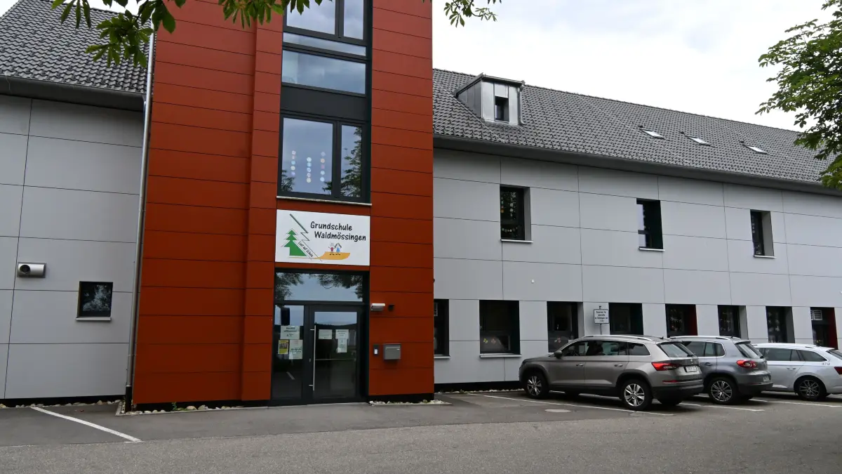 Der Ortschaftsrat Waldmössingen fasste den Empfehlungsbeschluss, dass an allen Schulen in städtischer Trägerschaft für die Betreuungsform Verlässliche Grundschule auch für zwei, drei und vier Tage gebucht werden kann.