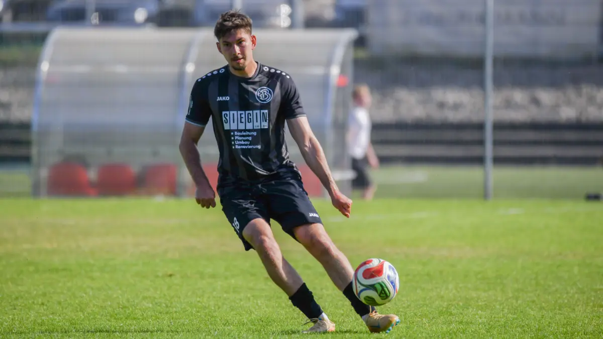 Julian Saur und der FC Bad Bellingen schafften auf einem vermeintlichen Abstiegsplatz den Klassenerhalt.
