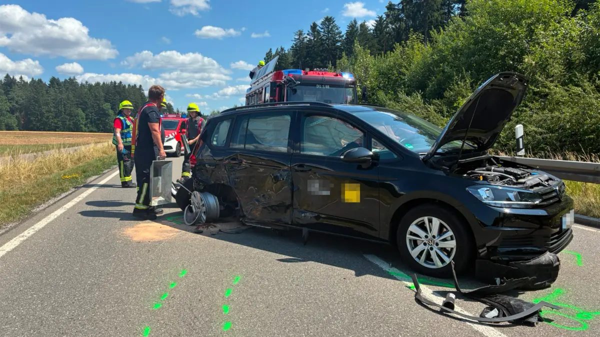 Ein Unfall hat sich auf der B462 ereignet.