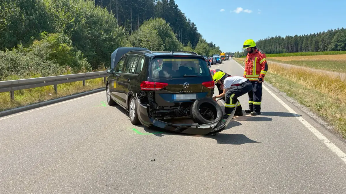 Ein Unfall hat sich auf der B462 ereignet.