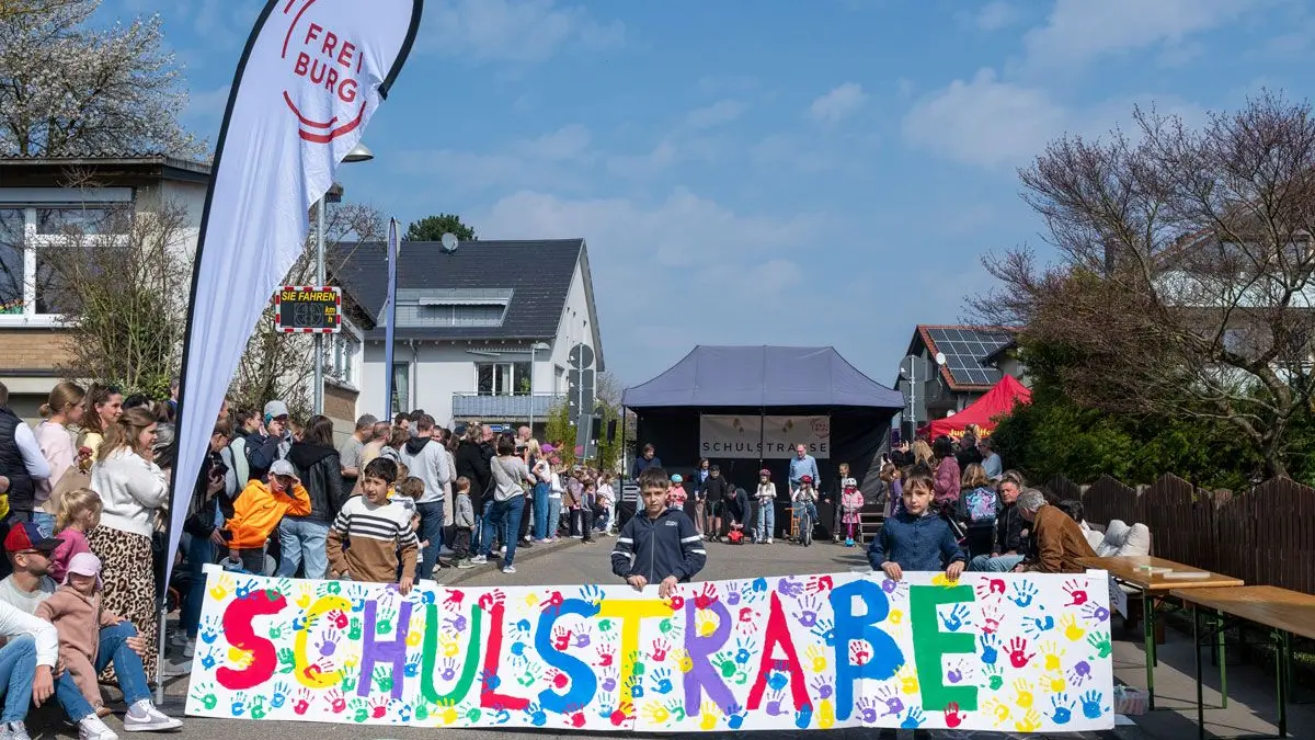 Rund um die Markgrafenschule in Freiburg-Tiengen ist Mitte März der Testlauf für die erste Freiburger Schulstraße gestartet.
