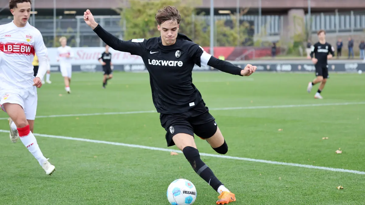 Jannik Veit, der früher beim SV Zimmern spielte, befindet sich derzeit mit den Profis des SC Freiburg im Trainingslager.